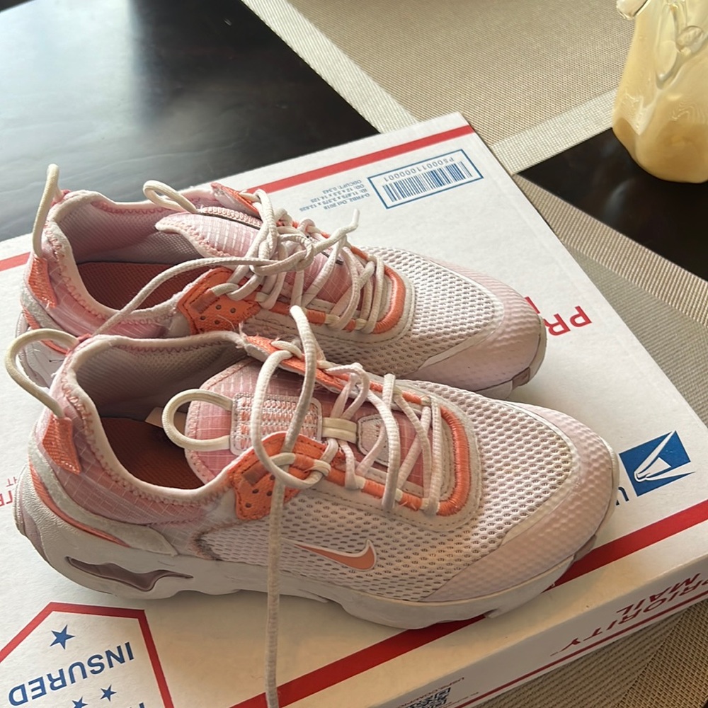 Used Kids Sneakers Size 4